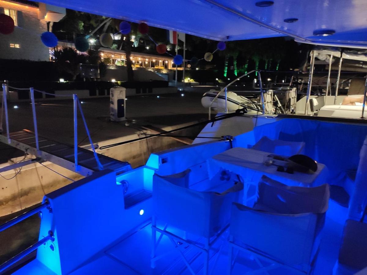 Luxury Yacht - Lex Of The Seas Hotel สปลิท ภายนอก รูปภาพ